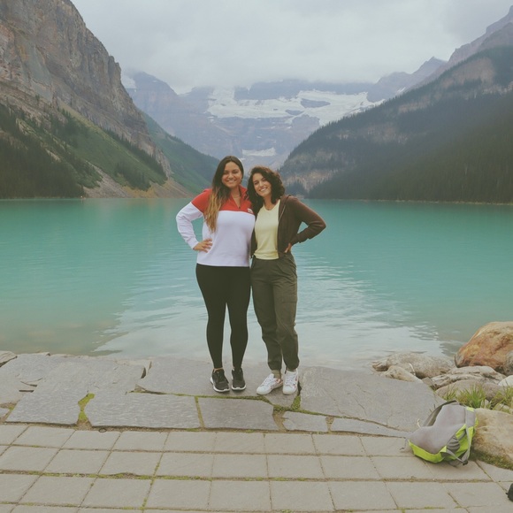 Meet your Posher, Daniella - Picture 2 of 3